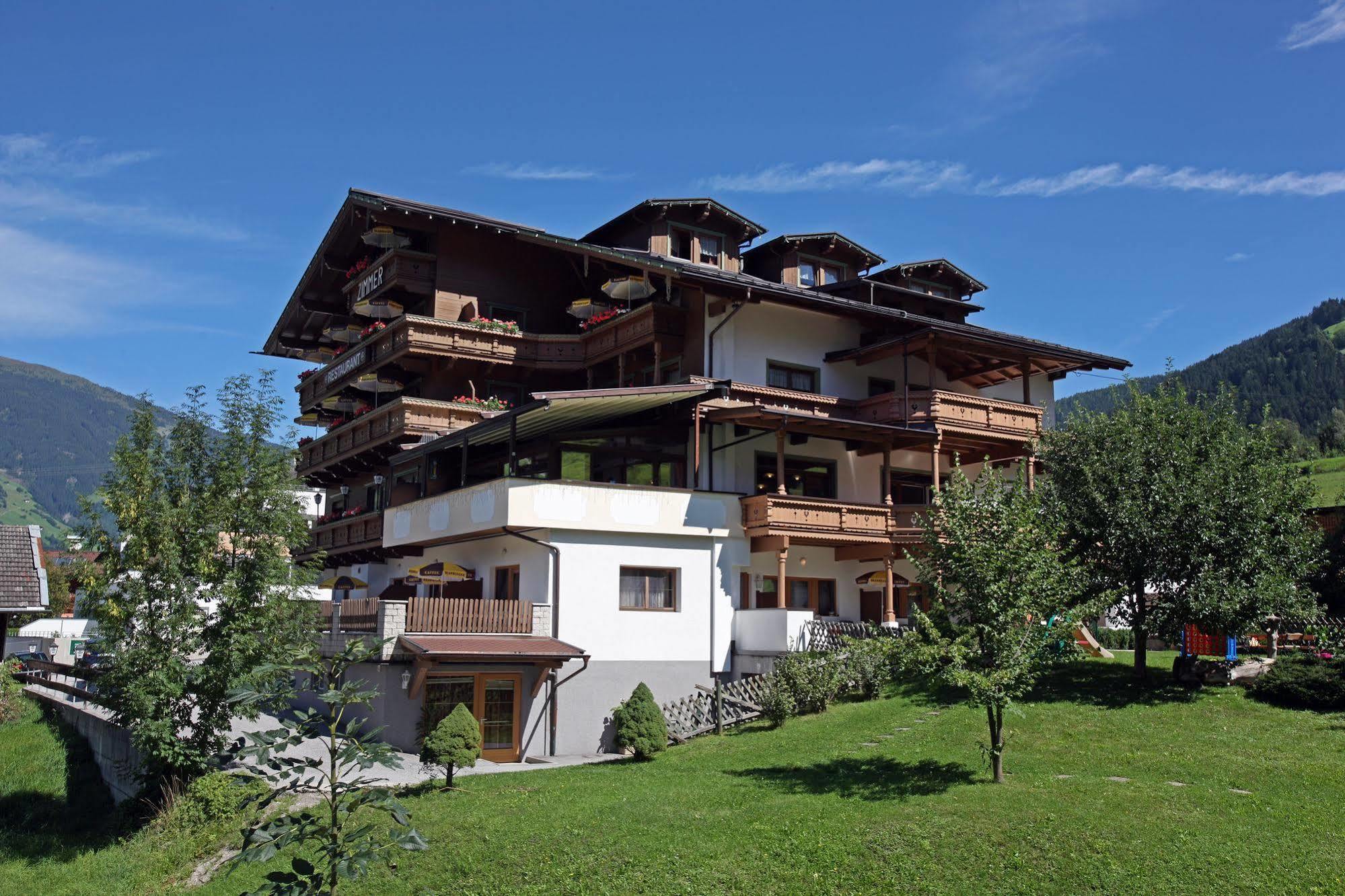 Hotel Eckartauerhof Mayrhofen Exteriör bild